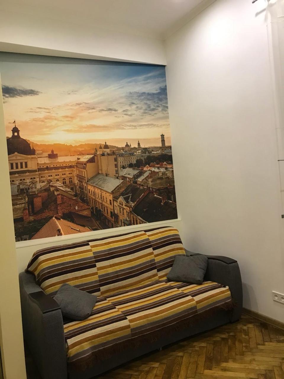 Apartment On Khorvatska Street Lviv Exterior photo